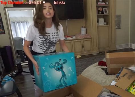 pokimane thong|Pokimane forgets about mirror during unboxing。